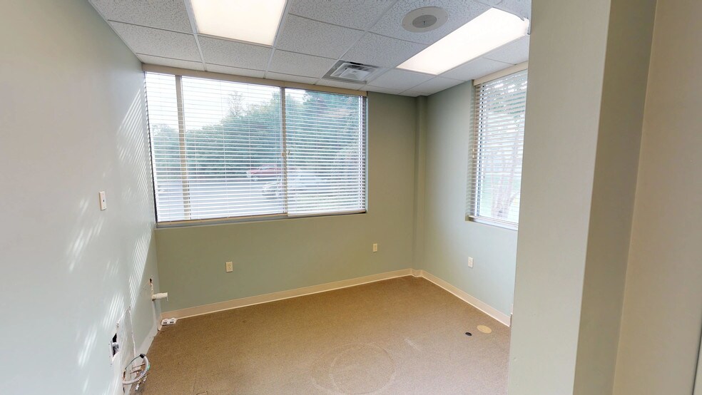 More Photos Of 114 Lovell Rd, Knoxville Medical For Lease