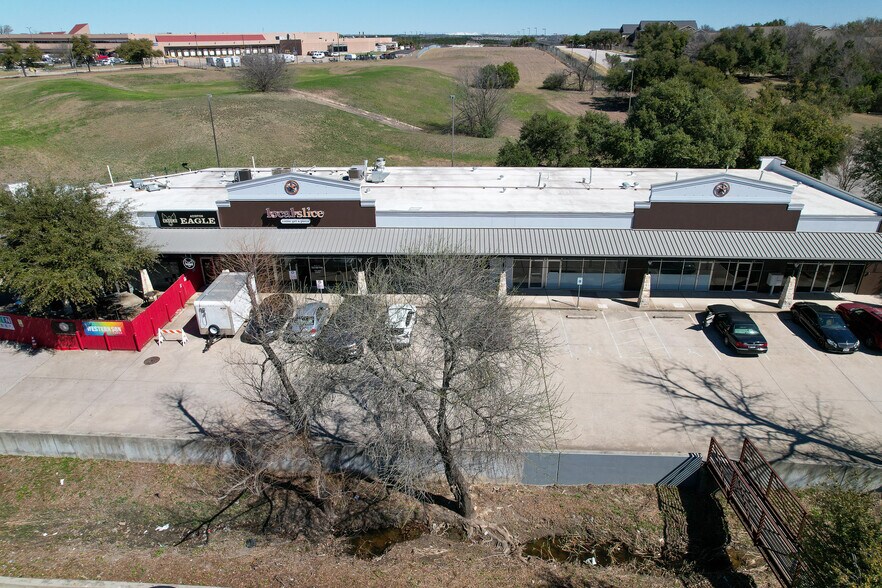 More Photos Of 8201 Cross Park Dr, Austin Unknown For Lease