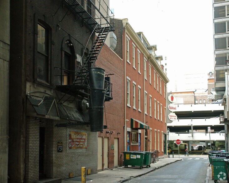 More Photos Of 1417 Locust St, Philadelphia Storefront Retail Office For Lease
