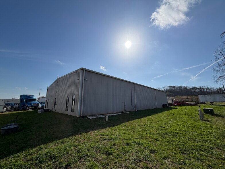 More Photos Of 419 Hamilton Crossing Rd NW, Cartersville Industrial For Sale
