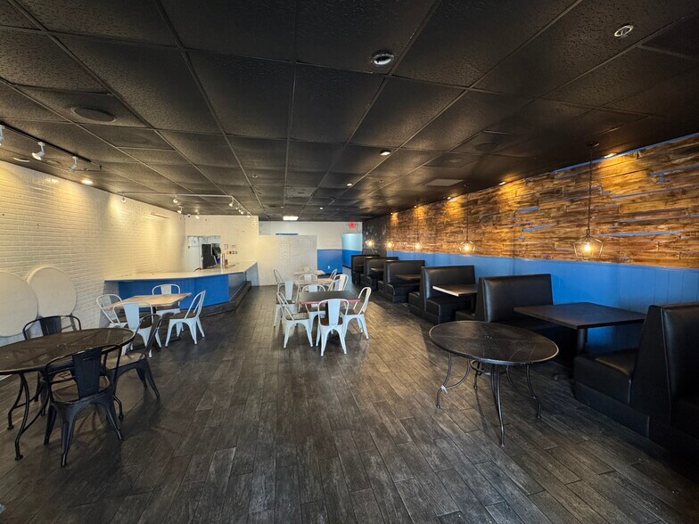 More Photos Of 6001-6197 SE Federal Hwy, Stuart Unknown For Lease