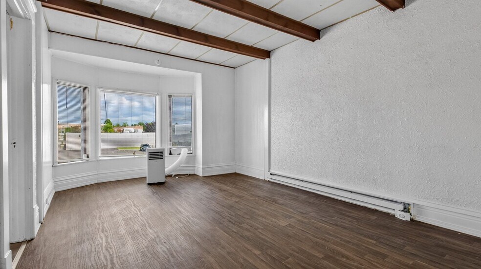 More Photos Of 110 W 2nd St N, Ladysmith General Retail For Sale