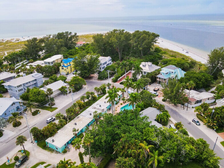 More Photos Of 808 N Bay Blvd, Anna Maria Hotel For Sale