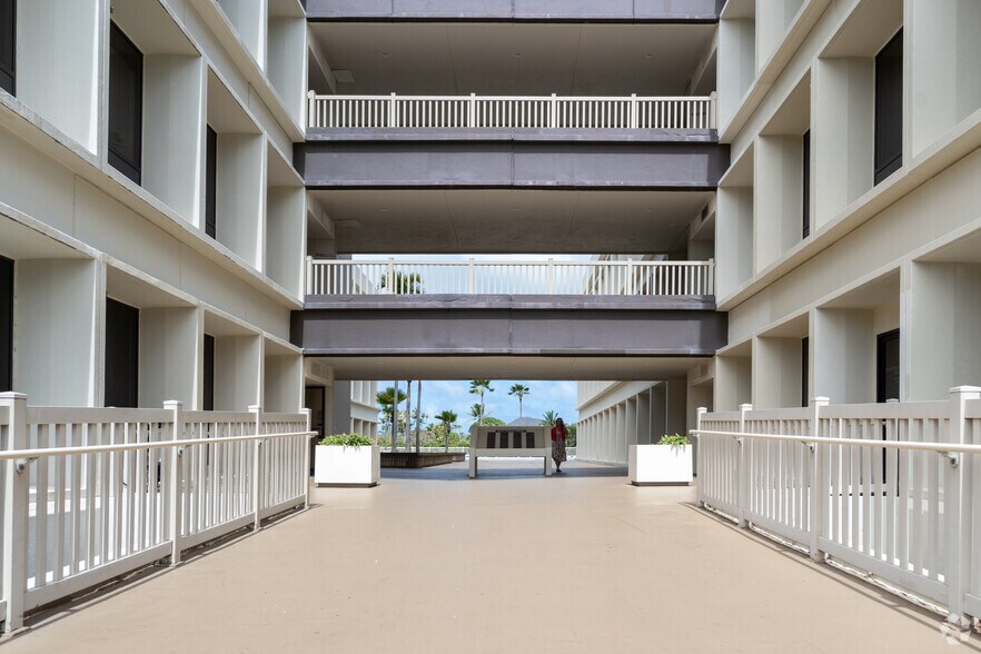 More Photos Of 970 N Kalaheo Ave, Kailua Office For Lease