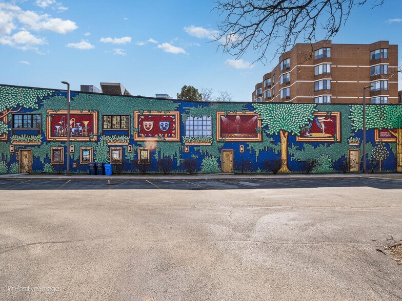 More Photos Of 7924 Lincoln Ave, Skokie Freestanding For Sale