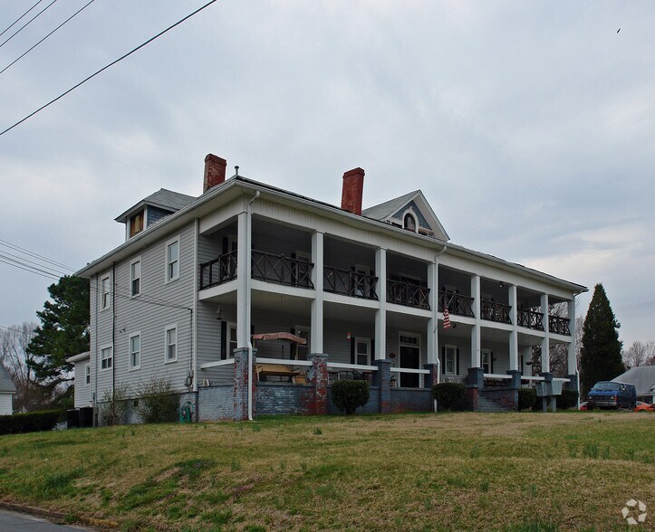 Primary Photo Of 421 Vine St, Eden Hotel For Sale