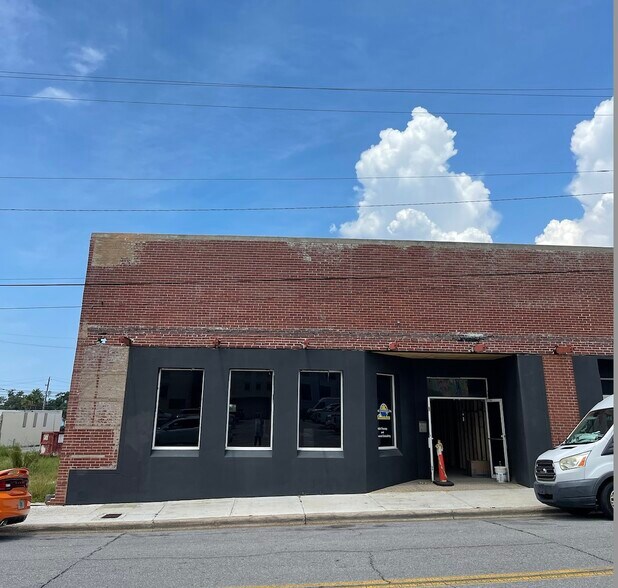 Primary Photo Of 445-447 Grace Ave, Panama City General Retail For Sale