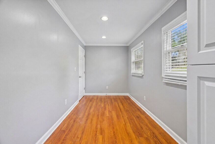 More Photos Of 275 E Henry St, Spartanburg Office Residential For Sale
