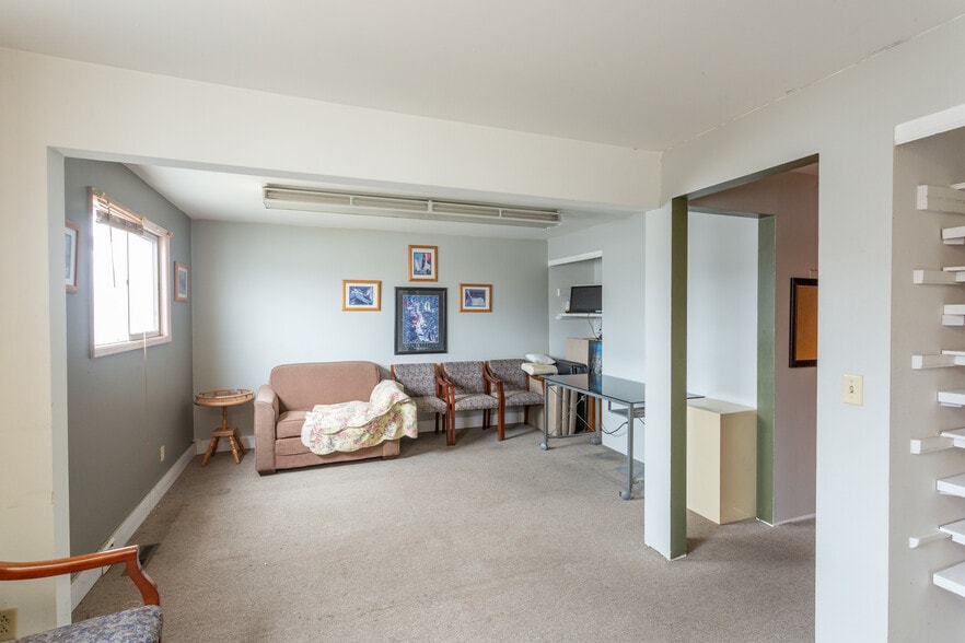 More Photos Of 10623 E Montgomery Dr, Spokane Valley Office Residential For Sale