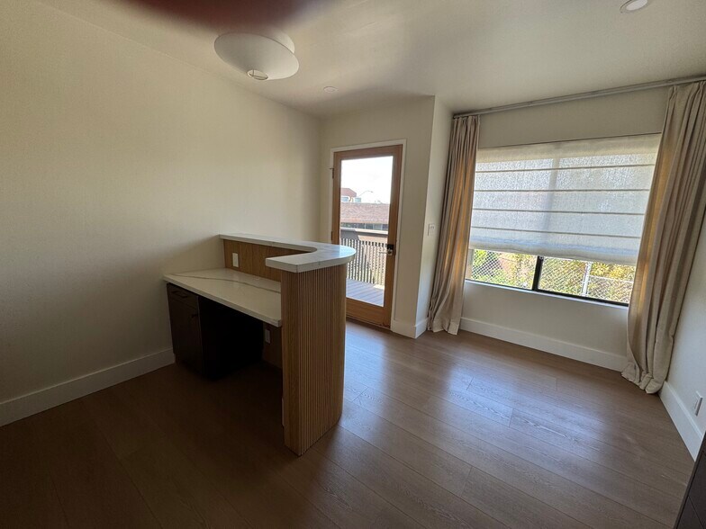 More Photos Of 318 9th St, Del Mar Medical For Lease