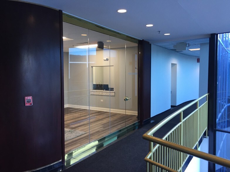 More Photos Of 600 Enterprise Dr, Oak Brook Medical For Lease