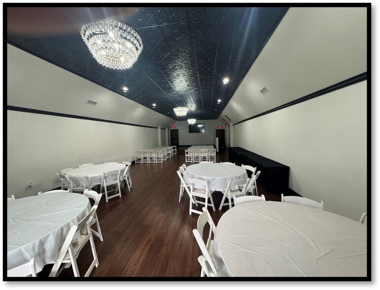 More Photos Of 215 W 6th St, Ferris Office For Sale