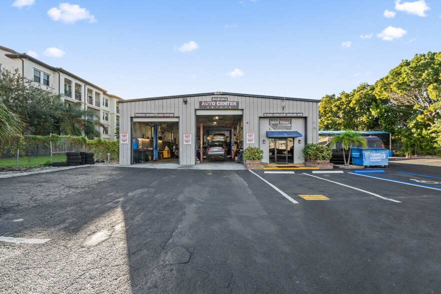 More Photos Of 4521 N Federal Hwy, Pompano Beach Auto Dealership For Sale