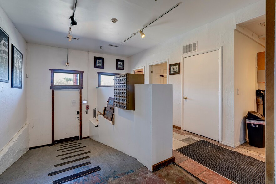 More Photos Of 222 1/2 S Montezuma St, Prescott Industrial For Lease