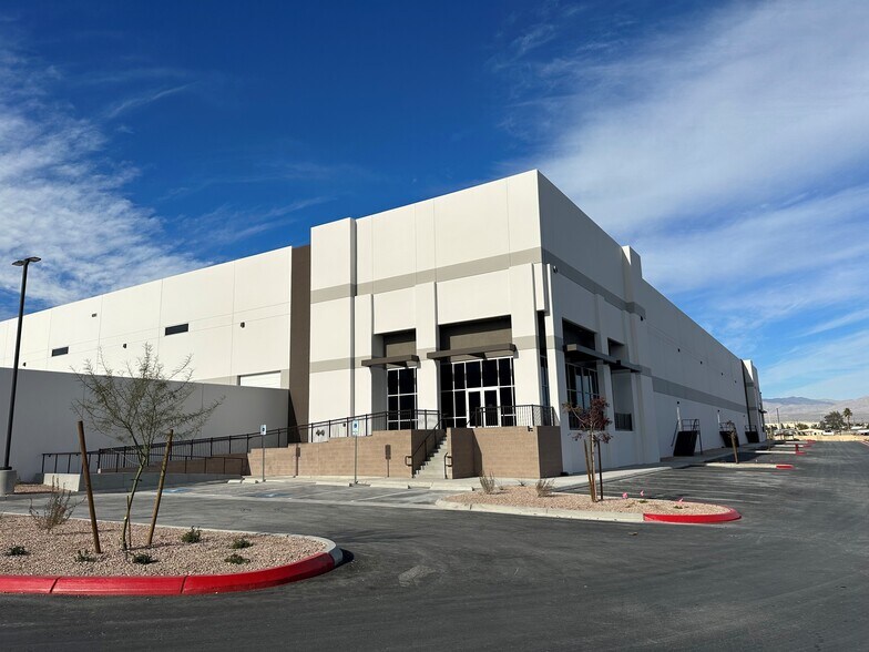 More Photos Of Sec Lamb & Colton, Las Vegas Unknown For Lease