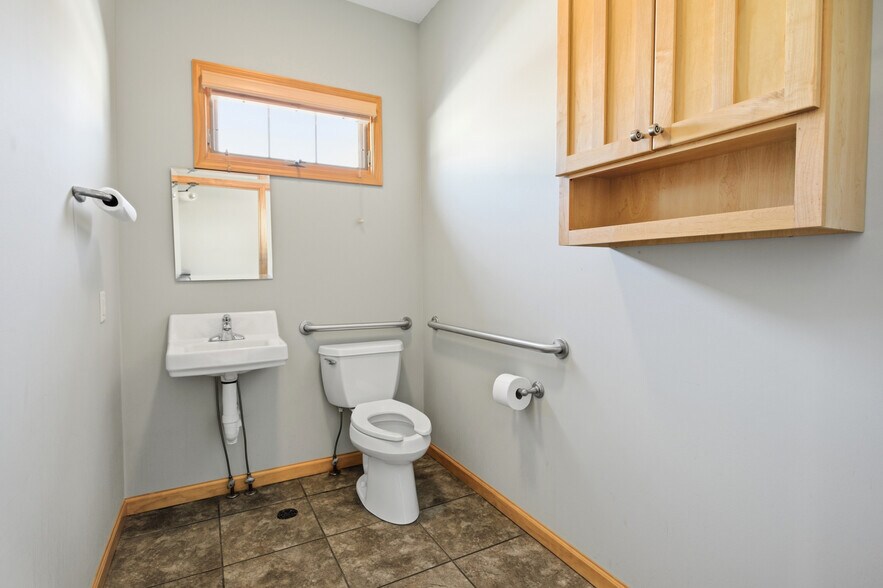 More Photos Of 1700 18th St, Charleston Office For Sale