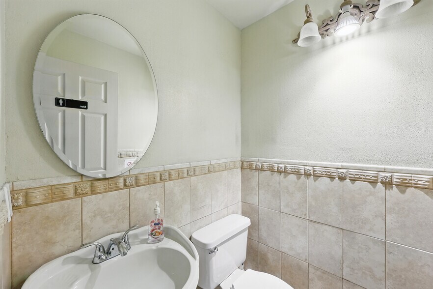 More Photos Of 5428 E Beverly Blvd, Los Angeles Office For Sale