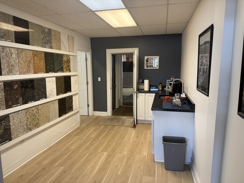 More Photos Of 4418 Mayfield Rd, Cleveland Freestanding For Sale