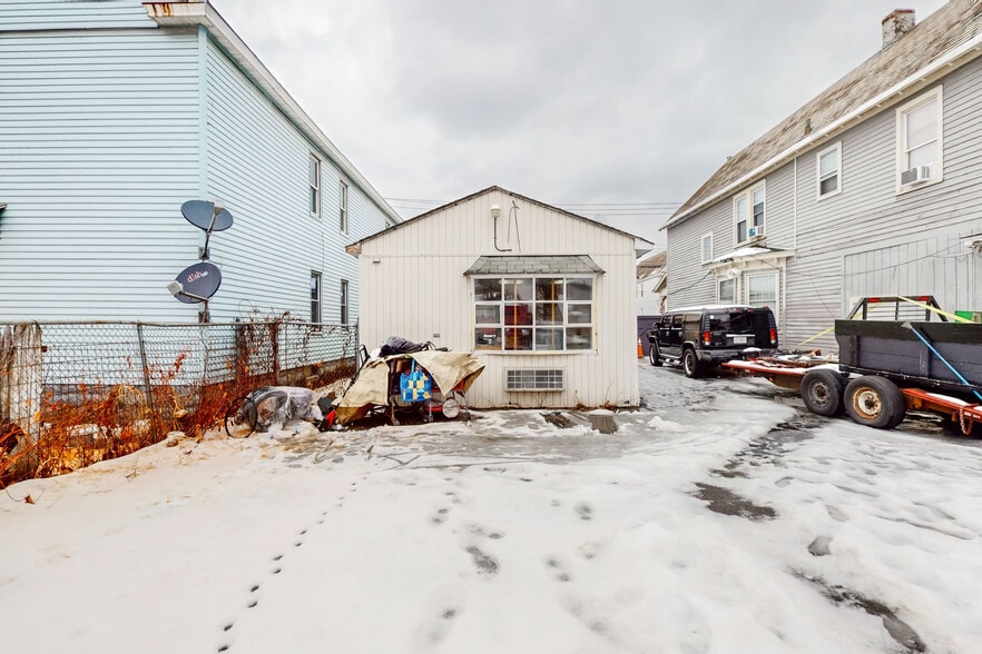 More Photos Of 1564 Becker St, Schenectady Storefront For Sale