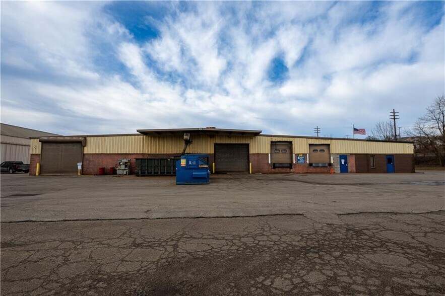 More Photos Of 320 4th St, Blawnox Manufacturing For Sale