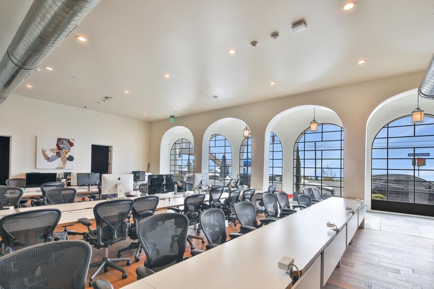 More Photos Of 17575 Pacific Coast Hwy, Pacific Palisades Loft Creative Space For Lease