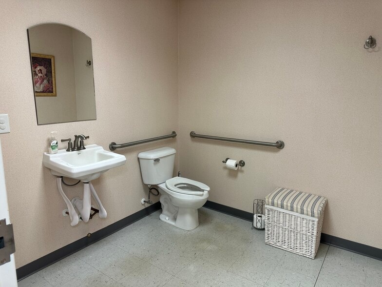 More Photos Of 2141 Eastview Pky, Conyers Office For Sale