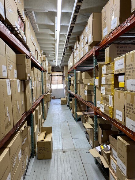 More Photos Of 413 Florence Ave, Hillside Warehouse For Lease