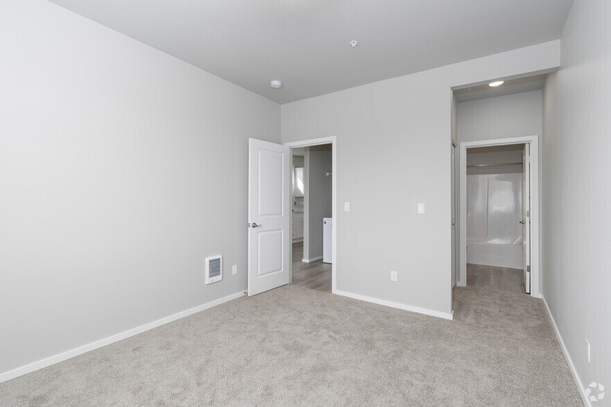 More Photos Of 421 NE 80th Ave, Hillsboro Apartments For Sale