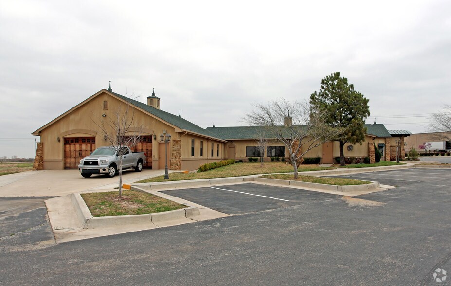More Photos Of 14909 N Kelly Ave, Edmond Loft Creative Space For Lease