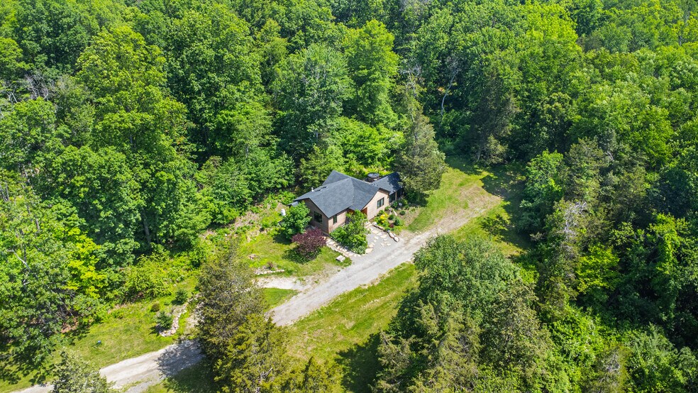 More Photos Of 62 Mount Pleasant Rd, Columbia Specialty For Sale