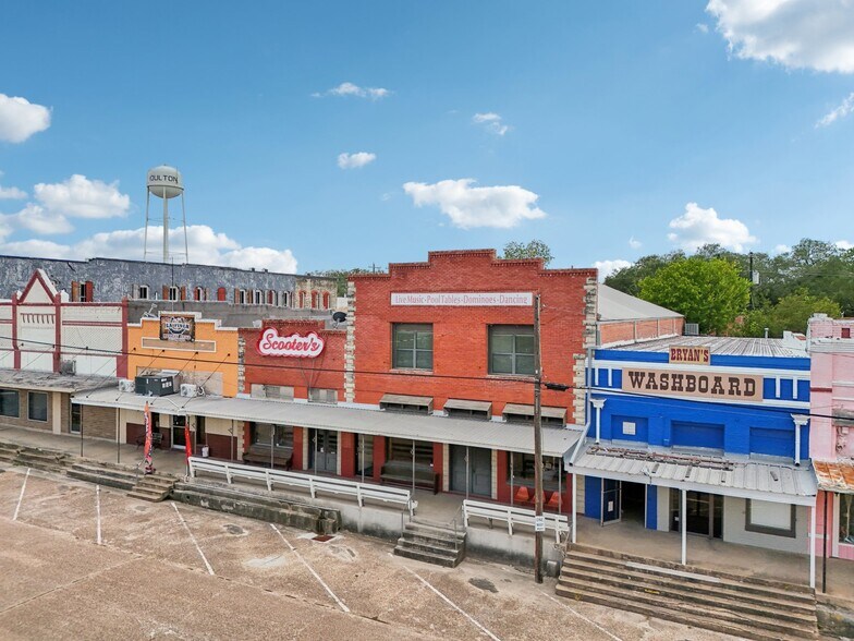 More Photos Of 113 N Main St, Moulton Bar For Sale