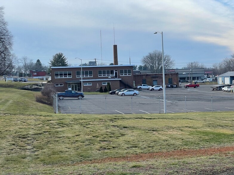 More Photos Of 1654 King St, Enfield Office For Lease