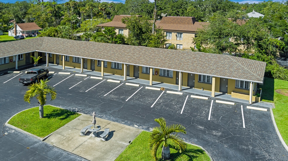 More Photos Of 640 S Ridgewood Ave, Daytona Beach Hotel For Sale