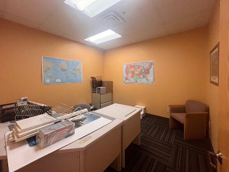 More Photos Of 1360 E County Road E E, Vadnais Heights Warehouse For Lease