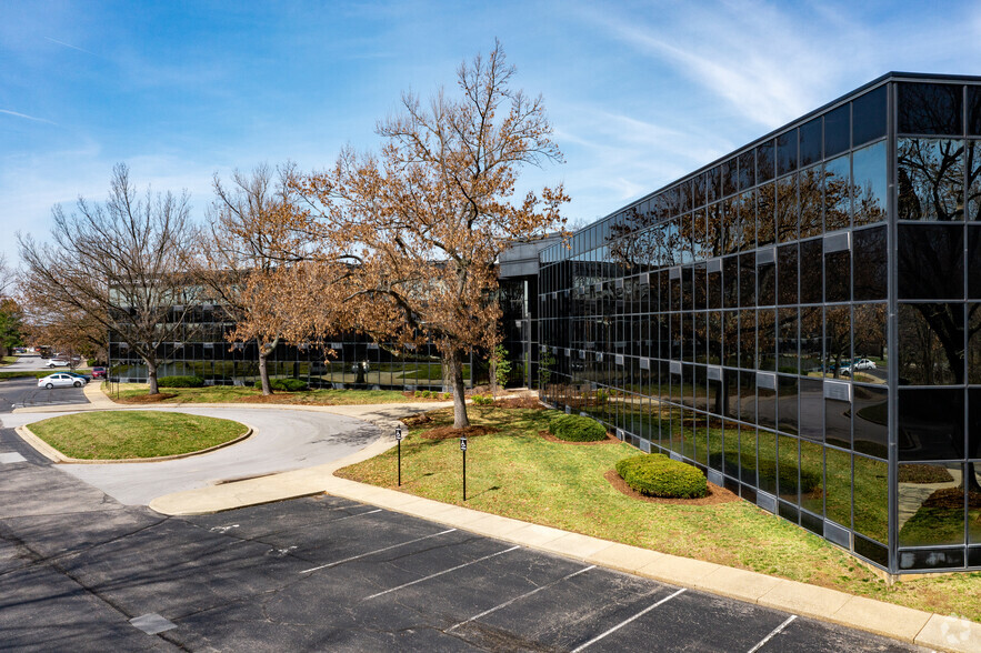 Primary Photo Of 10401 Linn Station Rd, Louisville Office For Lease