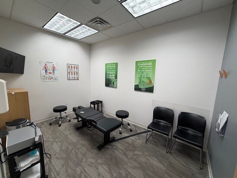 More Photos Of 576 Boyson Rd NE, Cedar Rapids Storefront Retail Office For Lease