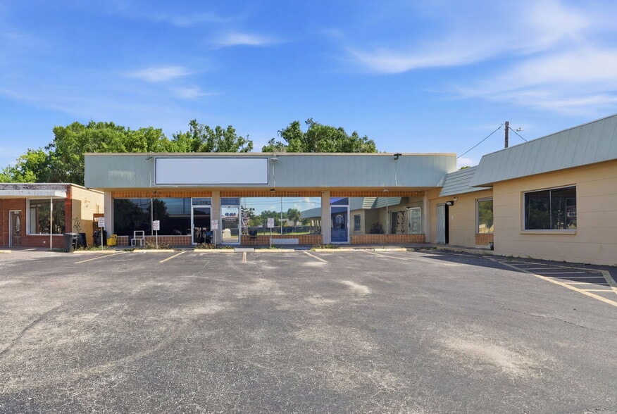 More Photos Of 1122 Lake Dr, Cocoa Storefront Retail Office For Sale