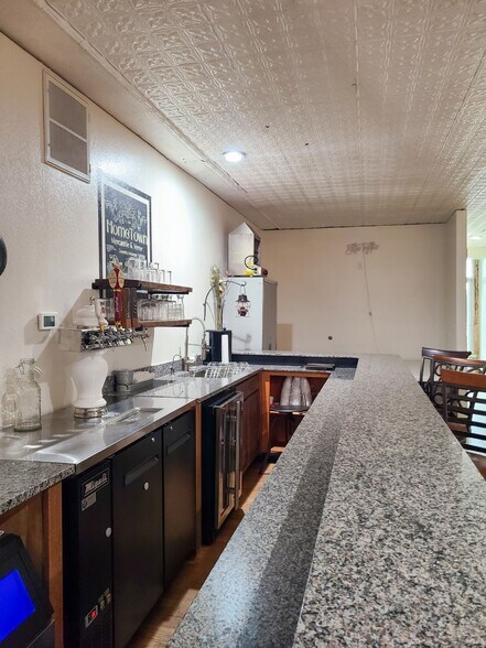 More Photos Of 109 Main St SE, Gravette Office For Sale