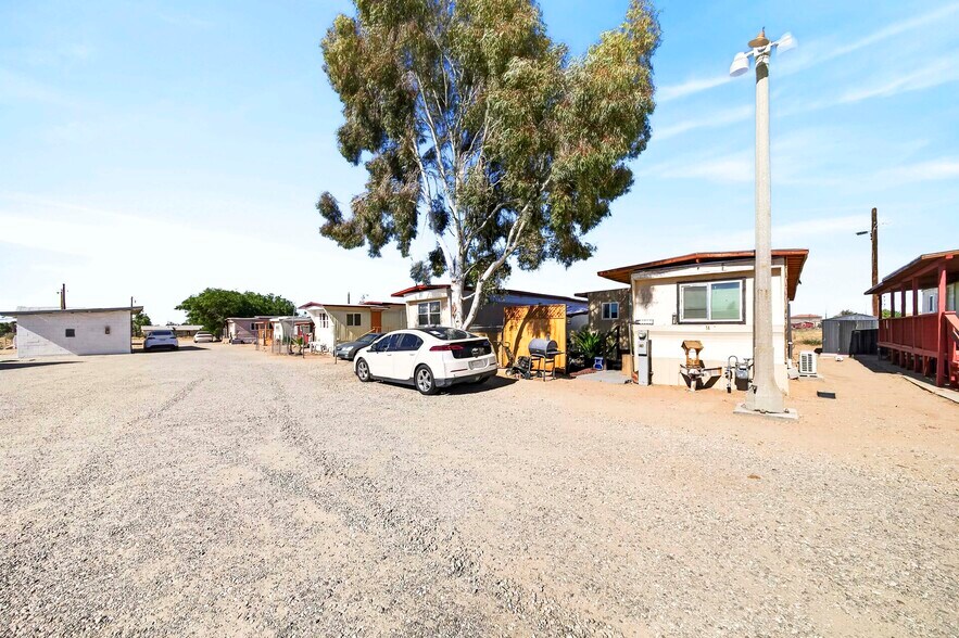 More Photos Of 11398 Bartlett Ave, Adelanto Contractor Storage Yard For Sale