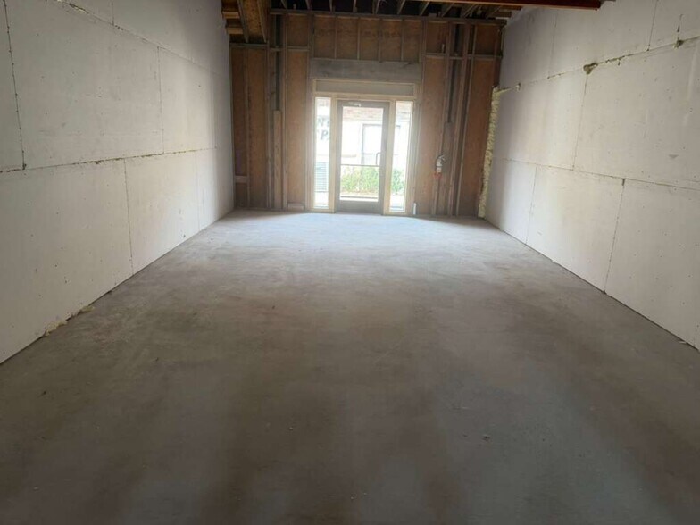 More Photos Of 1511 W McDermott Dr, Allen Medical For Sale