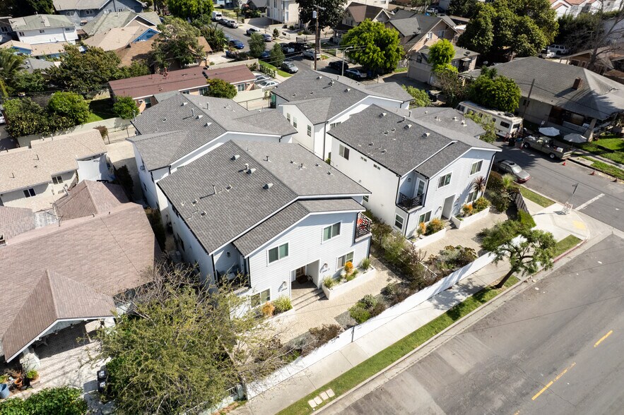 More Photos Of 3944 S Budlong Ave, Los Angeles Apartments For Sale