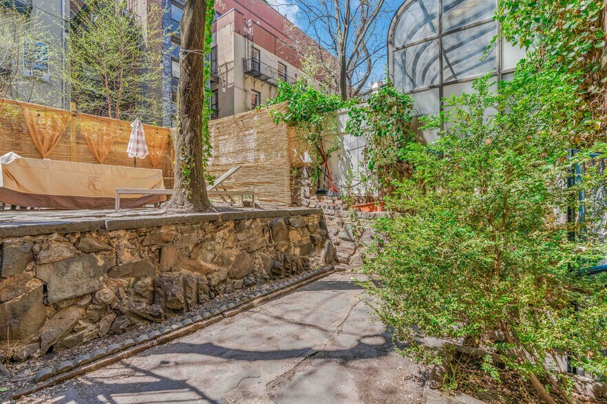 More Photos Of 352 E 51st St, New York Apartments For Lease