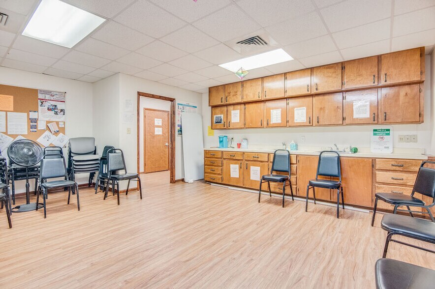 More Photos Of 231 Memorial Dr, Jacksonville Medical For Sale