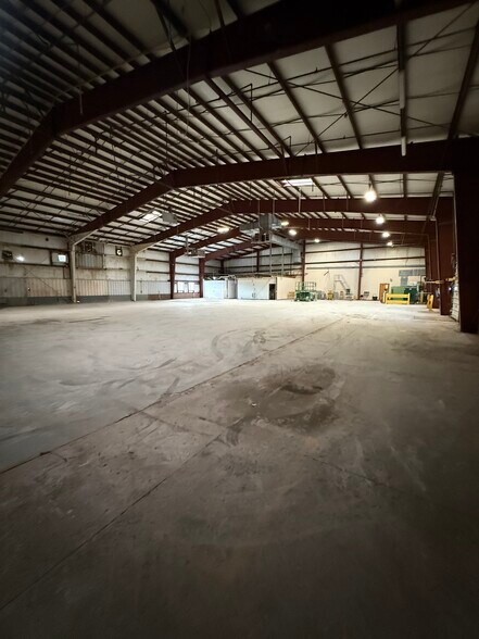 More Photos Of 6357 Inducon Dr E, Sanborn Industrial For Lease