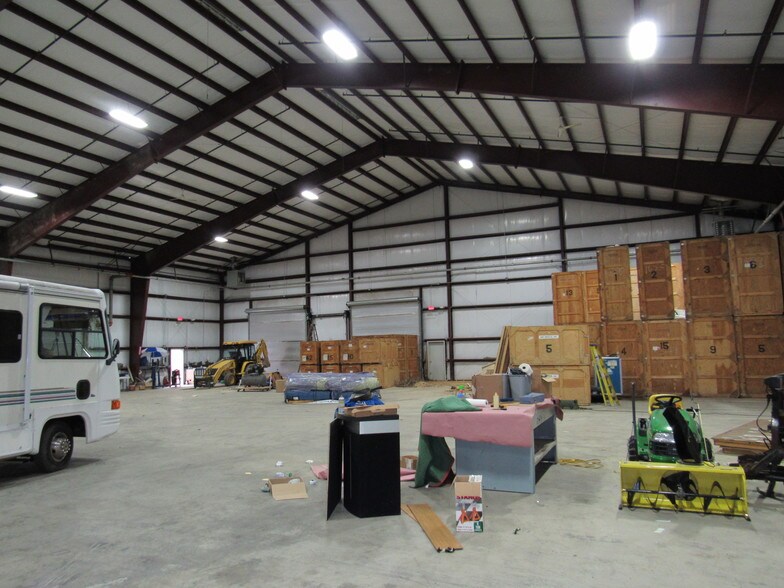 More Photos Of 424 Main St, Cherry Valley Warehouse For Lease