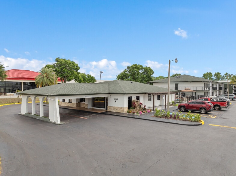 More Photos Of 3956 W Colonial Dr, Orlando Hotel For Sale