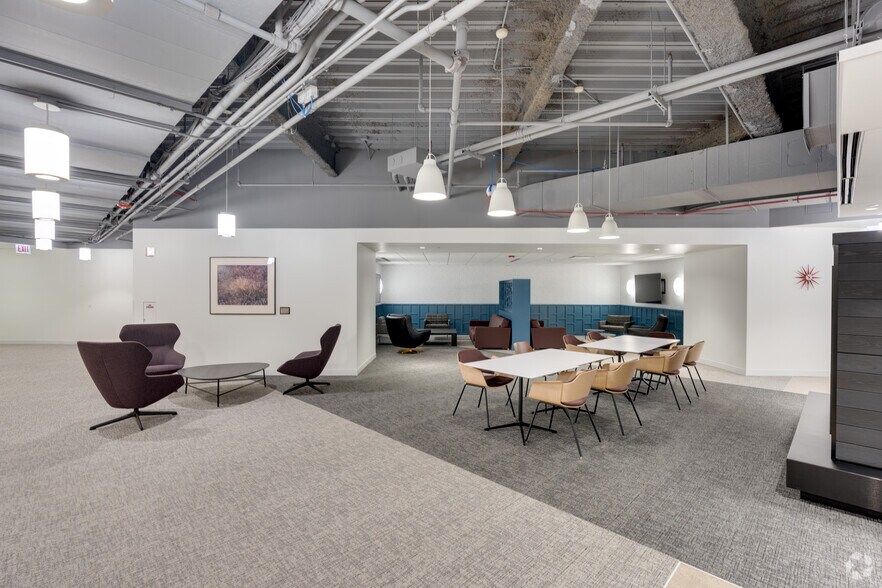 Photo of 3rd Floor Ste 2211/305