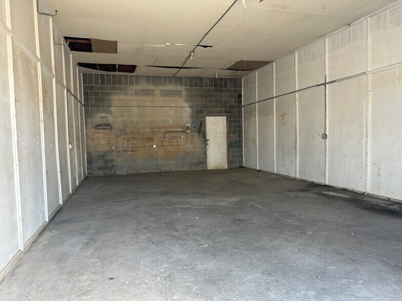 More Photos Of 5566 Ayers St, Corpus Christi Manufacturing For Sale