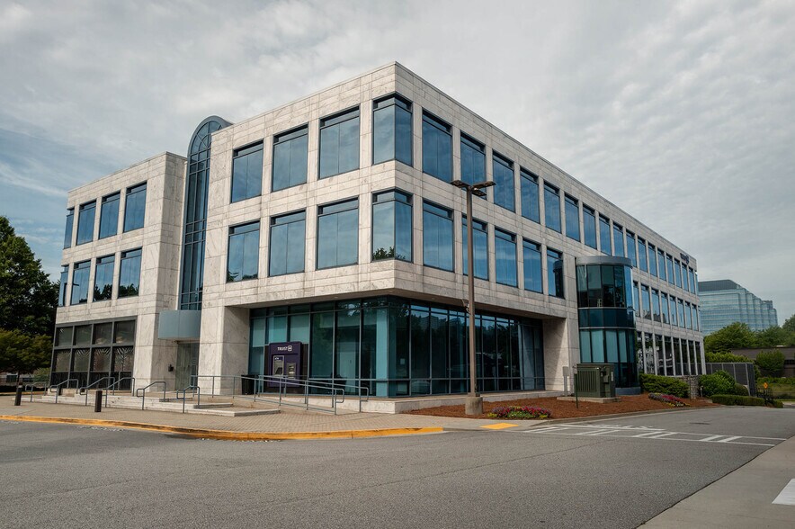 More Photos Of 121 Perimeter Ctr W, Atlanta Coworking Space