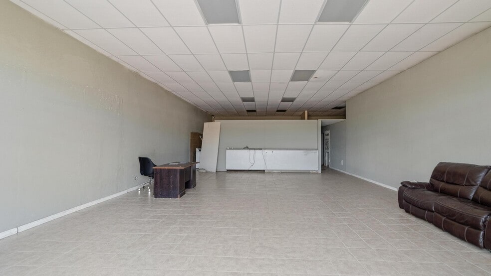 More Photos Of 2621 S Chestnut Ave, Fresno Freestanding For Sale